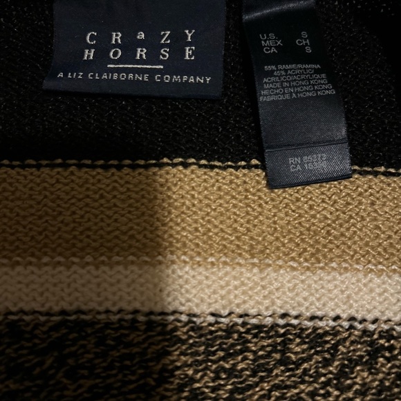 Crazy Horse striped black, white, beige,red v-neck - Picture 3 of 7